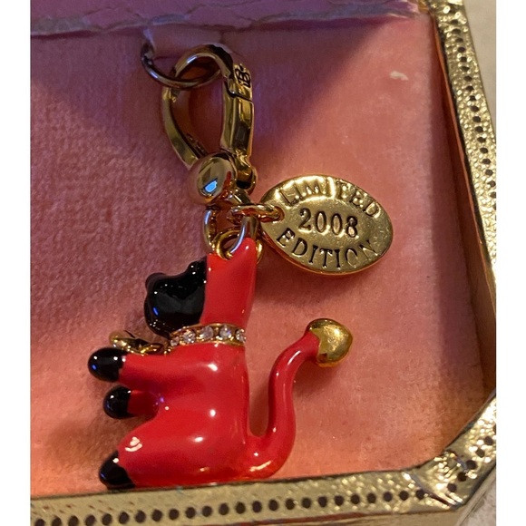 NWT and Box Juicy Couture Devil Yorke Charm #YJRU2331 never taken out of box - Picture 2 of 14